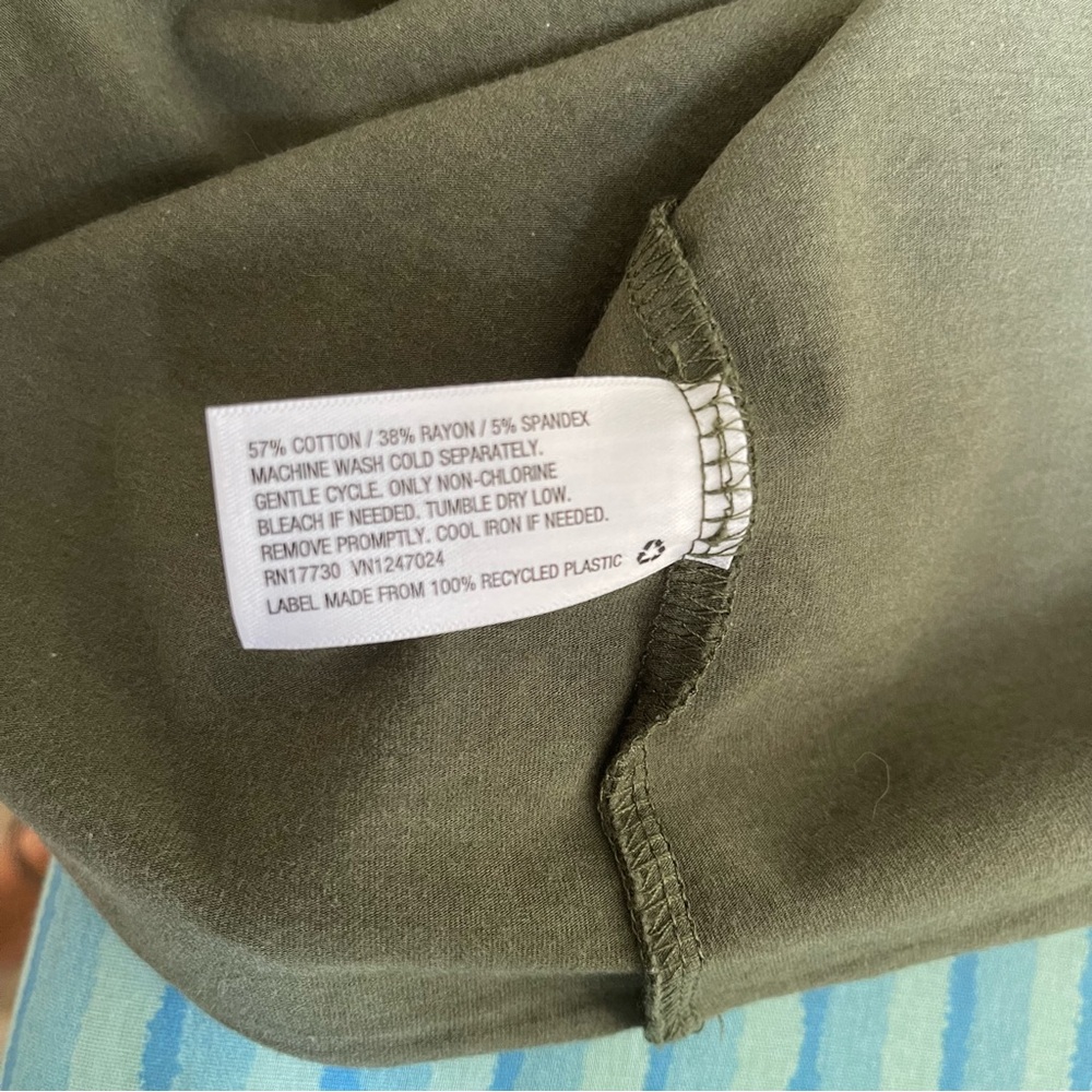 Hunter High Neck Contrast Trim Size L NWOT - Picture 9 of 9